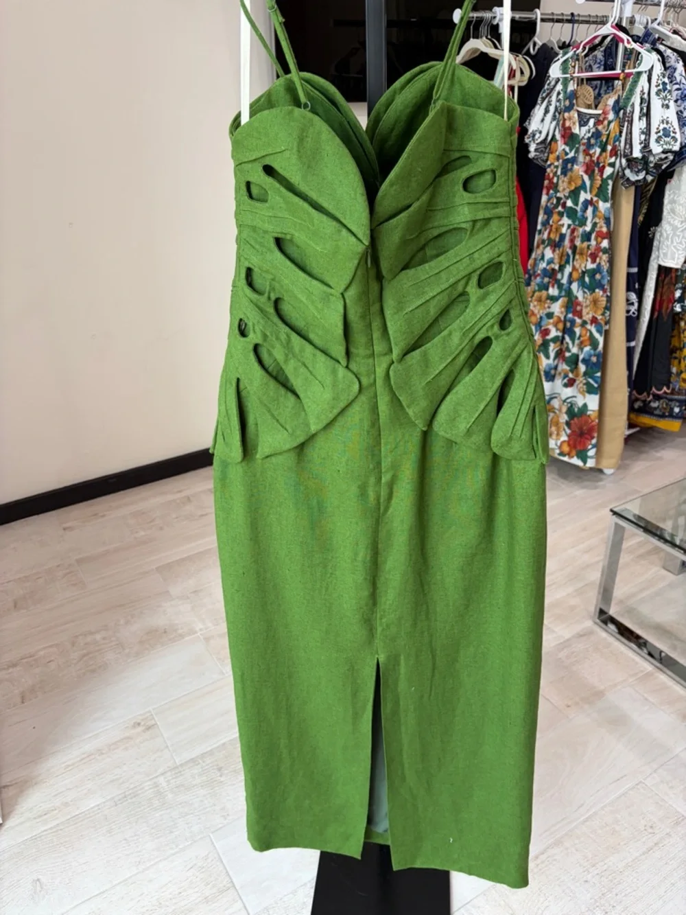 Farm Rio: Green Monstera Leaf Sleeveless Euroflax Premium Linen Maxi
Dress - Picture 8 of 14